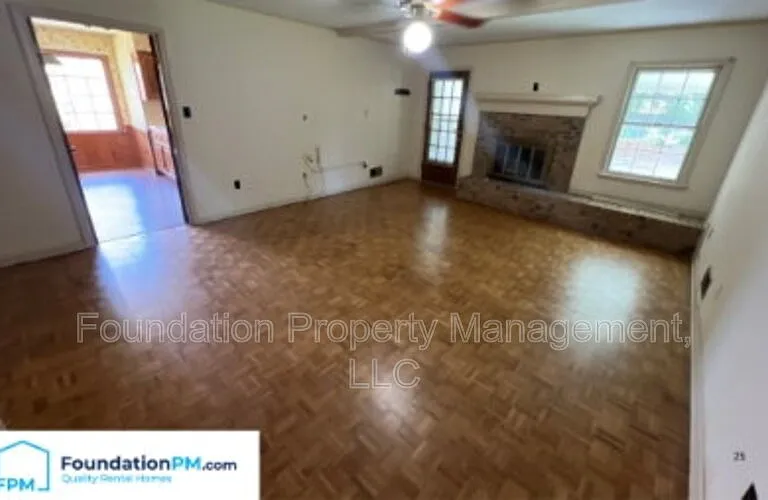 2608 Abercorn Cv — Photo 9