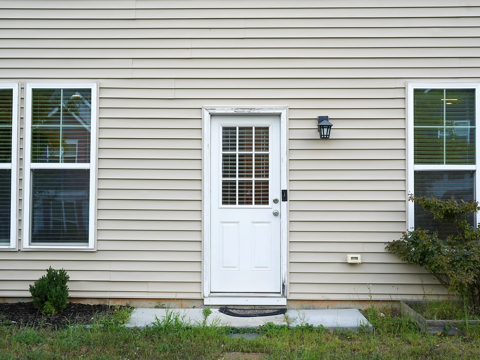 1 bed, 1350 sqft, $1,300 — Photo 2