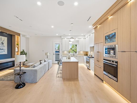 5th image of 6139 Ashworth Ave #2