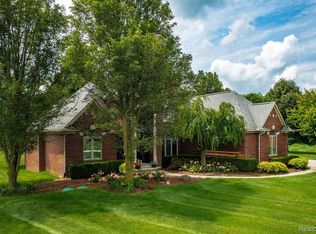 69493 Meadowbrook Ln, Romeo, MI 48065