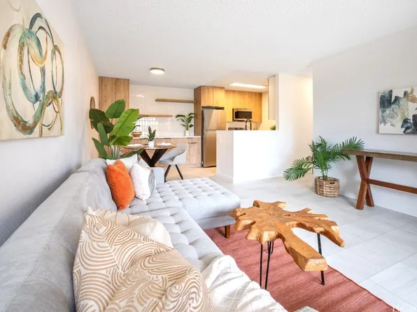 94-1453 Waipio Uka St APT M106, Waipahu, HI 96797
