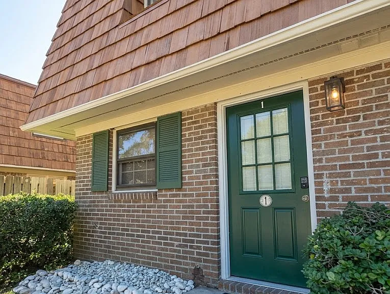 1025 Carolina Rd — Photo 2
