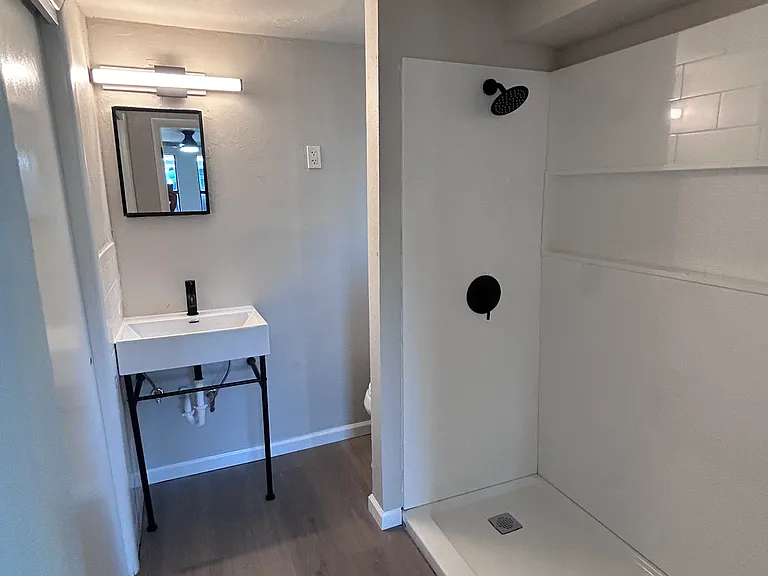 116 W Matthews Ave #116 — Photo 4