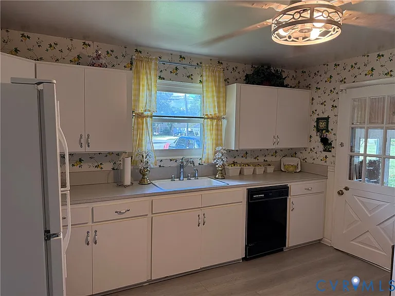 2164 Wolfsnare Rd #16A — Photo 4