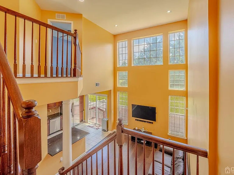 2474 N Canterbury Ln — Photo 24