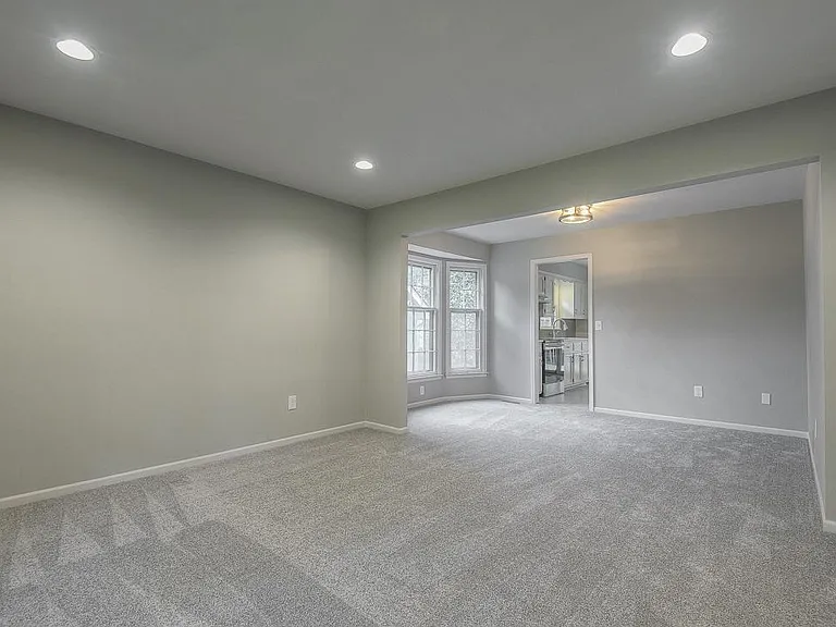 Lots of space ! Relax and enjoy your home.