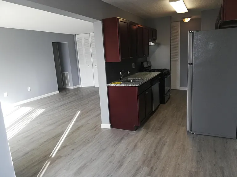 37 Shrewsbury Green Dr — Photo 9