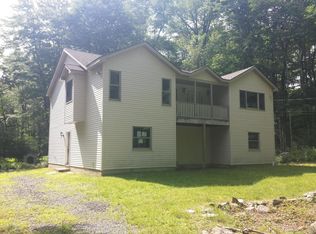 114 Lakewood Dr, Canadensis, PA 18325