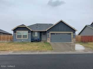 903 Magnum Ave, Moxee, WA 98936