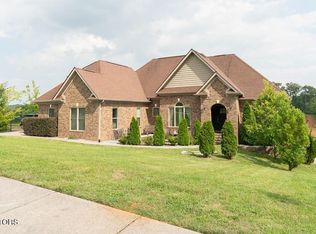 1218 Rippling Waters Cir, Sevierville, TN 37876