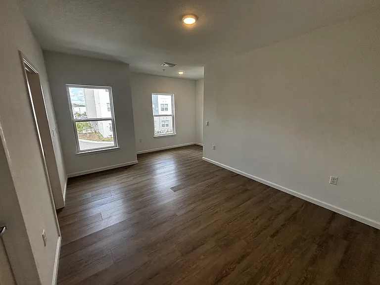1209 Southstation Pl — Photo 2