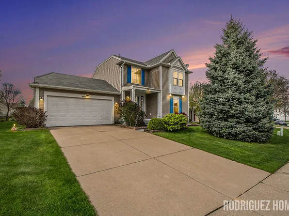 4591 Country Hill Dr SE, Kentwood, MI 49512