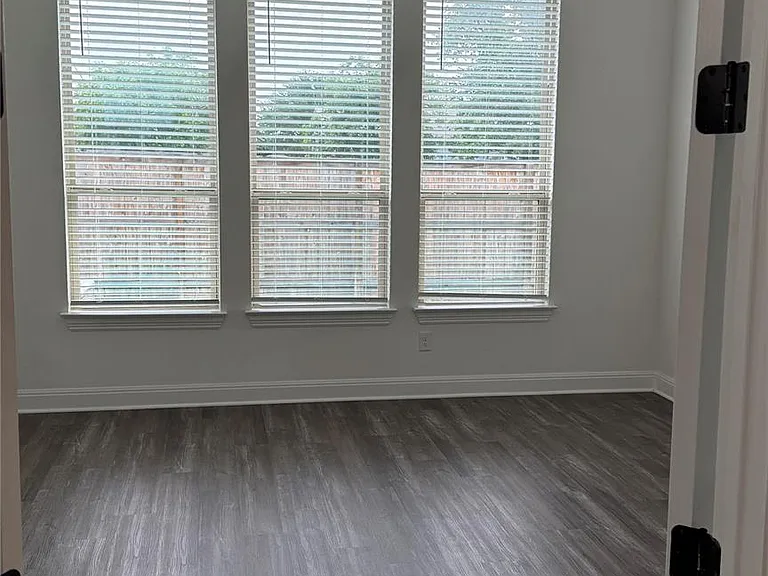 352 Olympic Park Dr — Photo 13