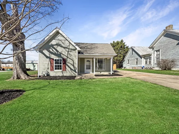 205 Cowan St E, Cowan, TN 37318