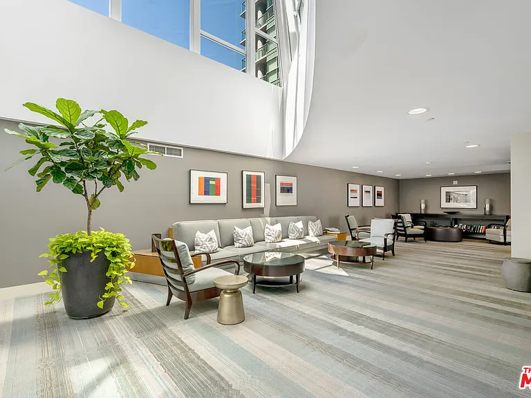 13600 Marina Pointe Dr #1507 — Photo 32