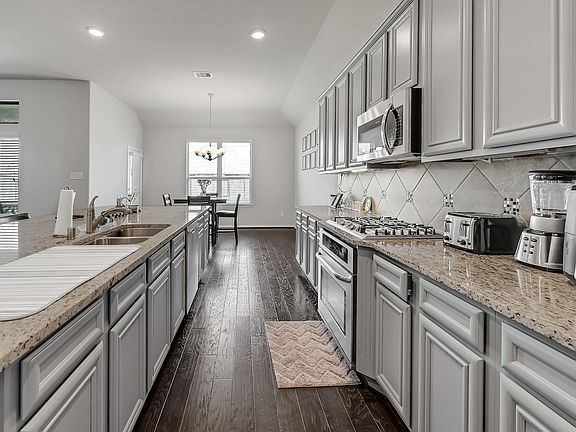 3rd image of 23518 Mantova River Dr