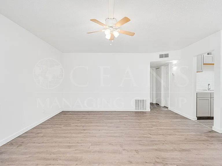 301 Riverview Blvd #3 — Photo 3