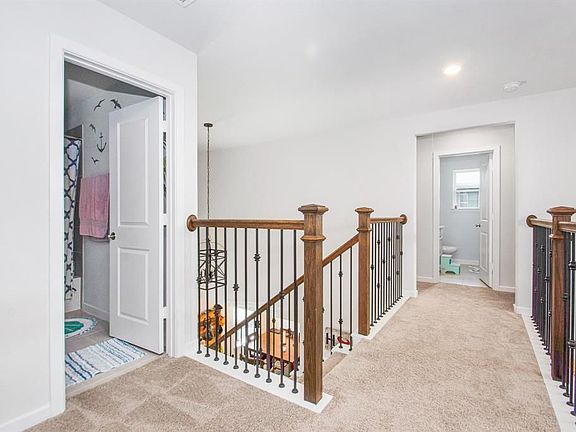 5th image of 402 Beken Cove Ln