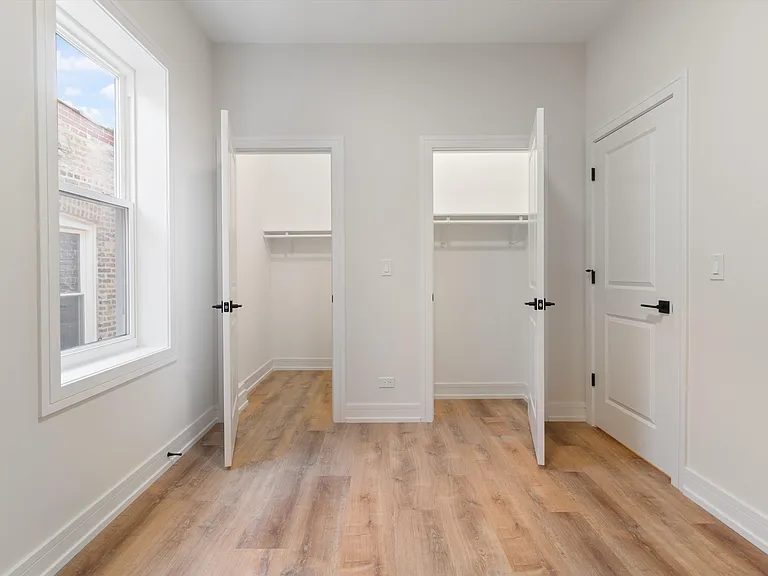 839 N Rockwell St #2R — Photo 10