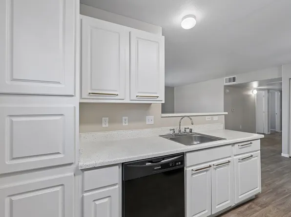Silvercreek Apartments