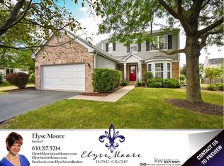 878 Summerhill Dr, Aurora, IL 60506