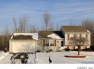 5723 Boulia Dr, Clay, NY 13041