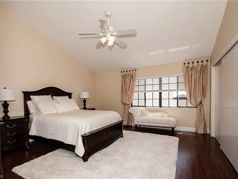 860 Meadowland Dr #E — Photo 19