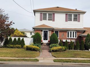 21 Bellevue Ave, Oceanside, NY