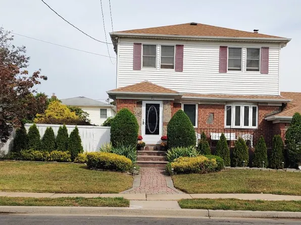 21 Bellevue Ave, Oceanside, NY 11572