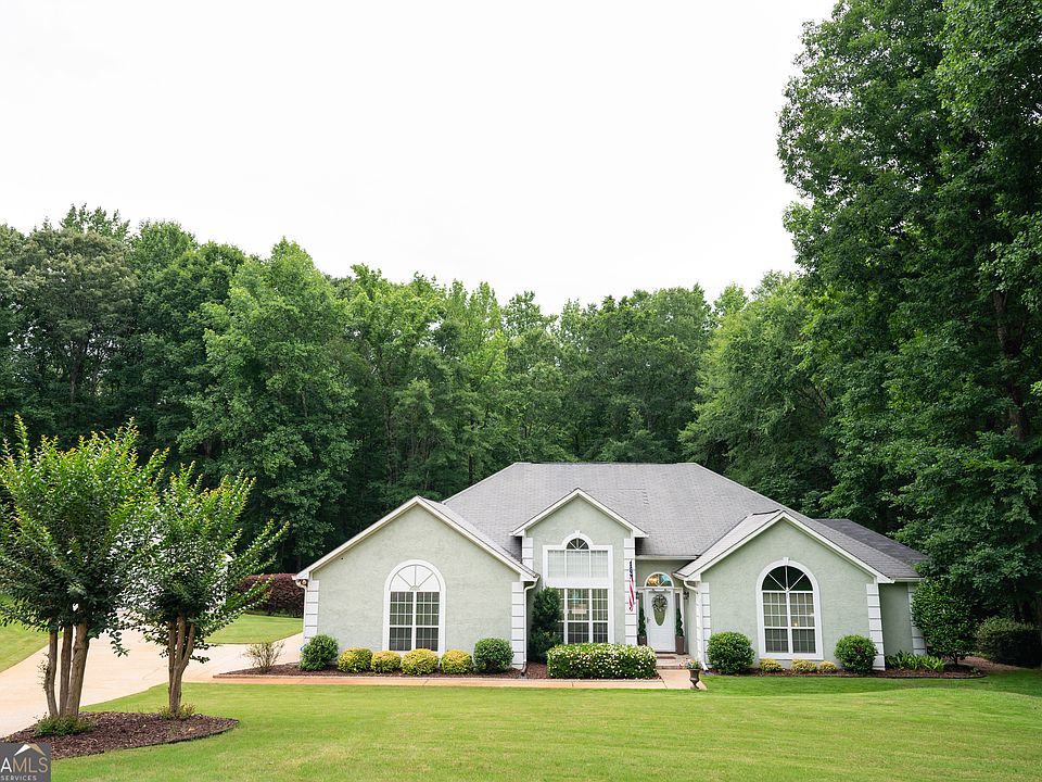 1st image of 122 Colonial Ct