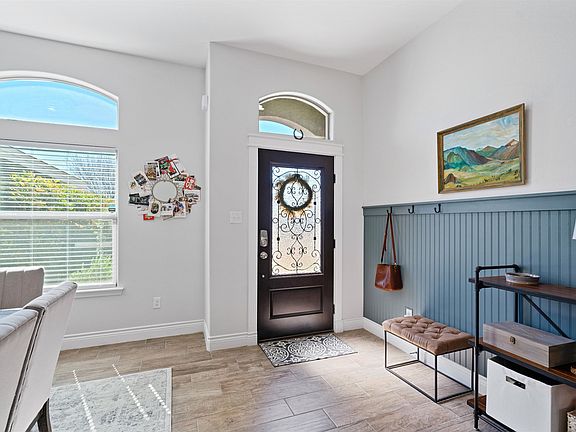 5th image of 205 Alyssa Dr