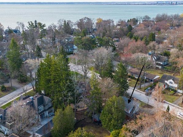 263 Hart Ave, Burlington, ON L7N 1P3
