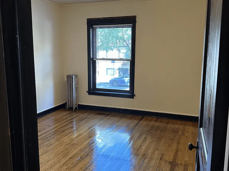 1717 E 55th St #1 — Photo 6