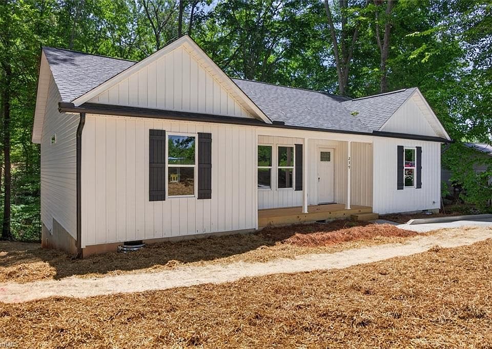 1st image of 239 Lake Dr #8