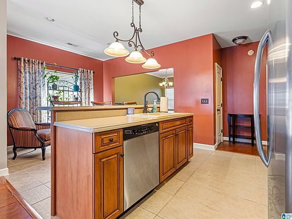 5th image of 888 Cody Cir