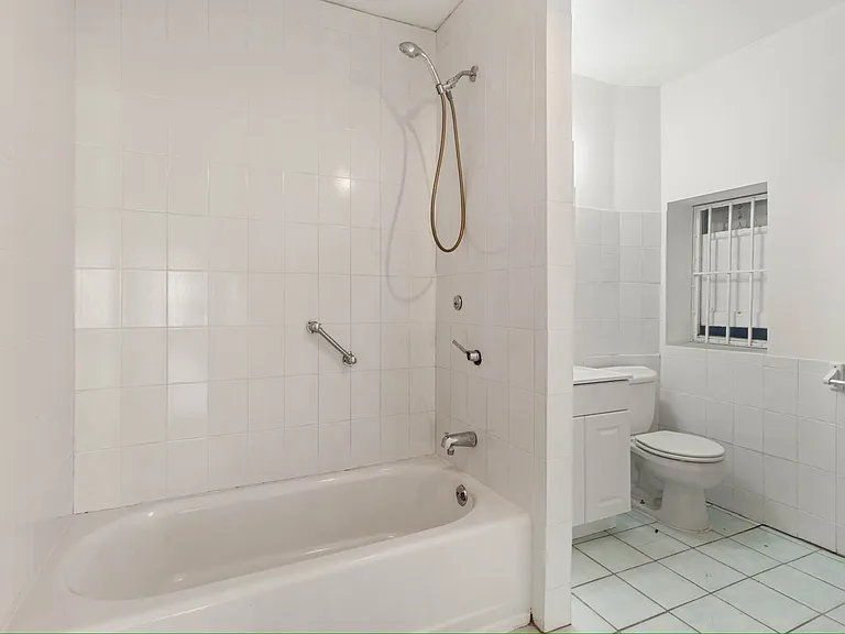 154 W 27th St #6 — Photo 13