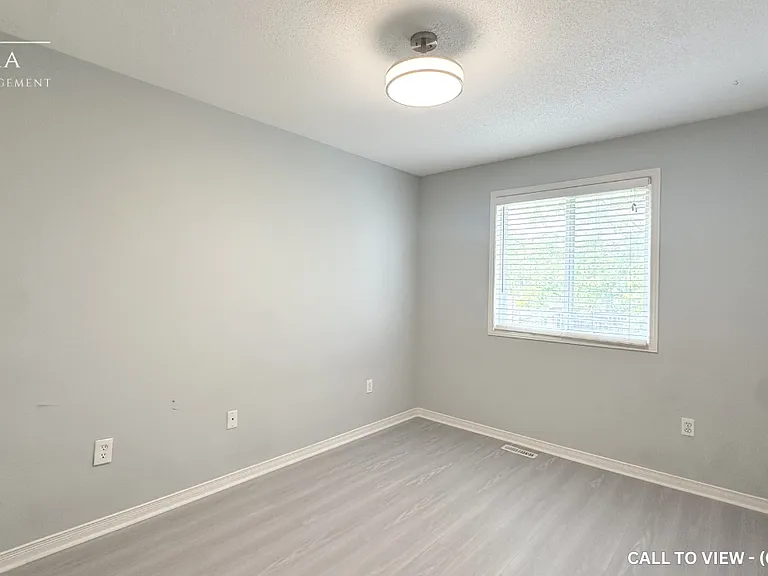 1290 Savannah Dr — Photo 8