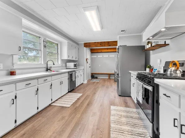 8092 Shelly St, Sorrento, LA 70778