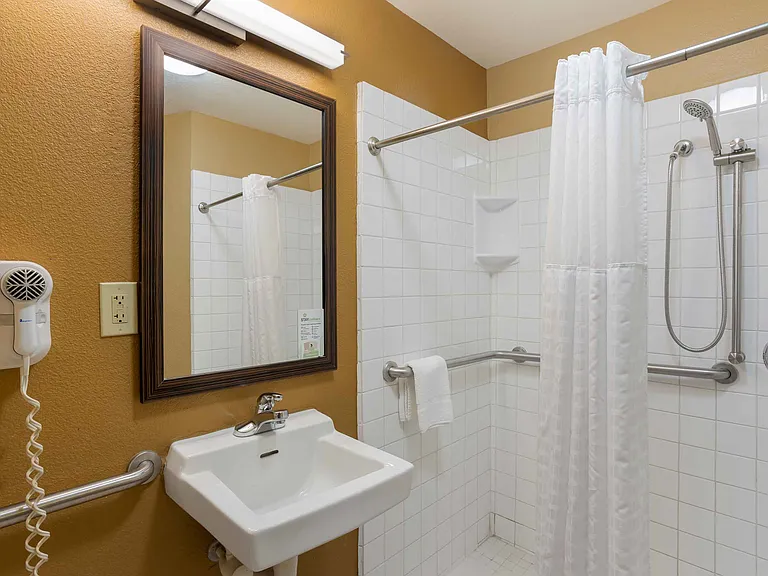 Studio Suite - 1 Queen Bed
