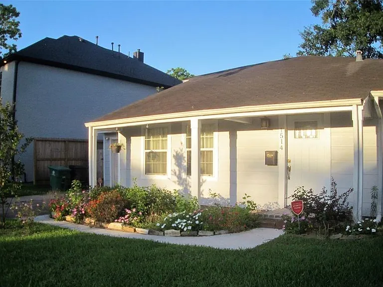 1514 Zora St — Photo 3