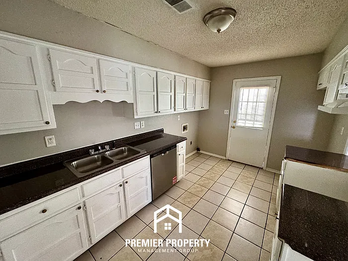 4518 Country Brook Dr — Photo 6