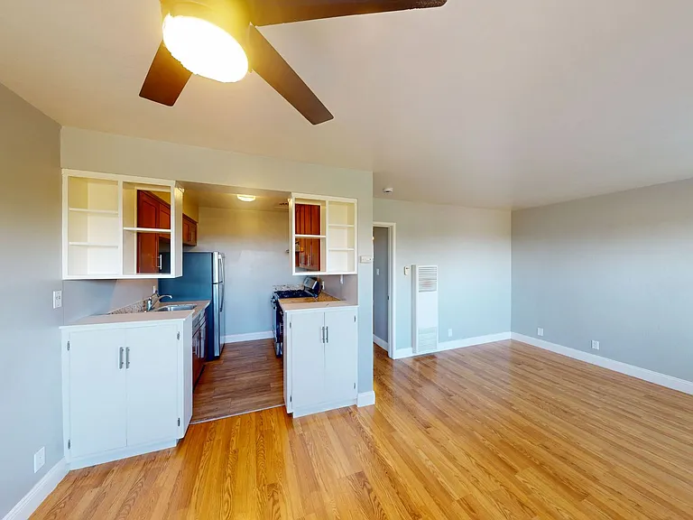 845 Macarthur Blvd — Photo 4