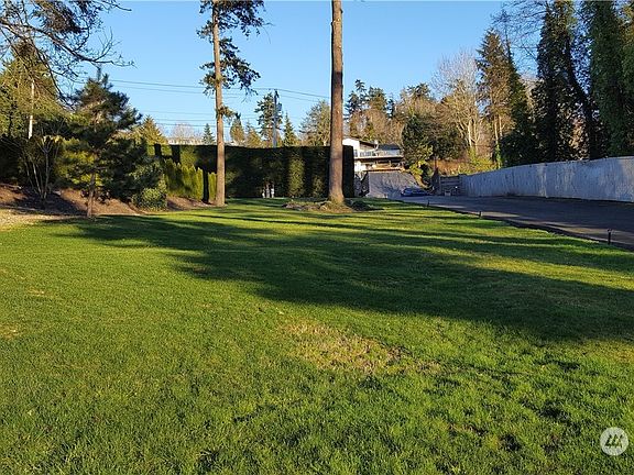 5th image of 27 XXX 10th Avenue S