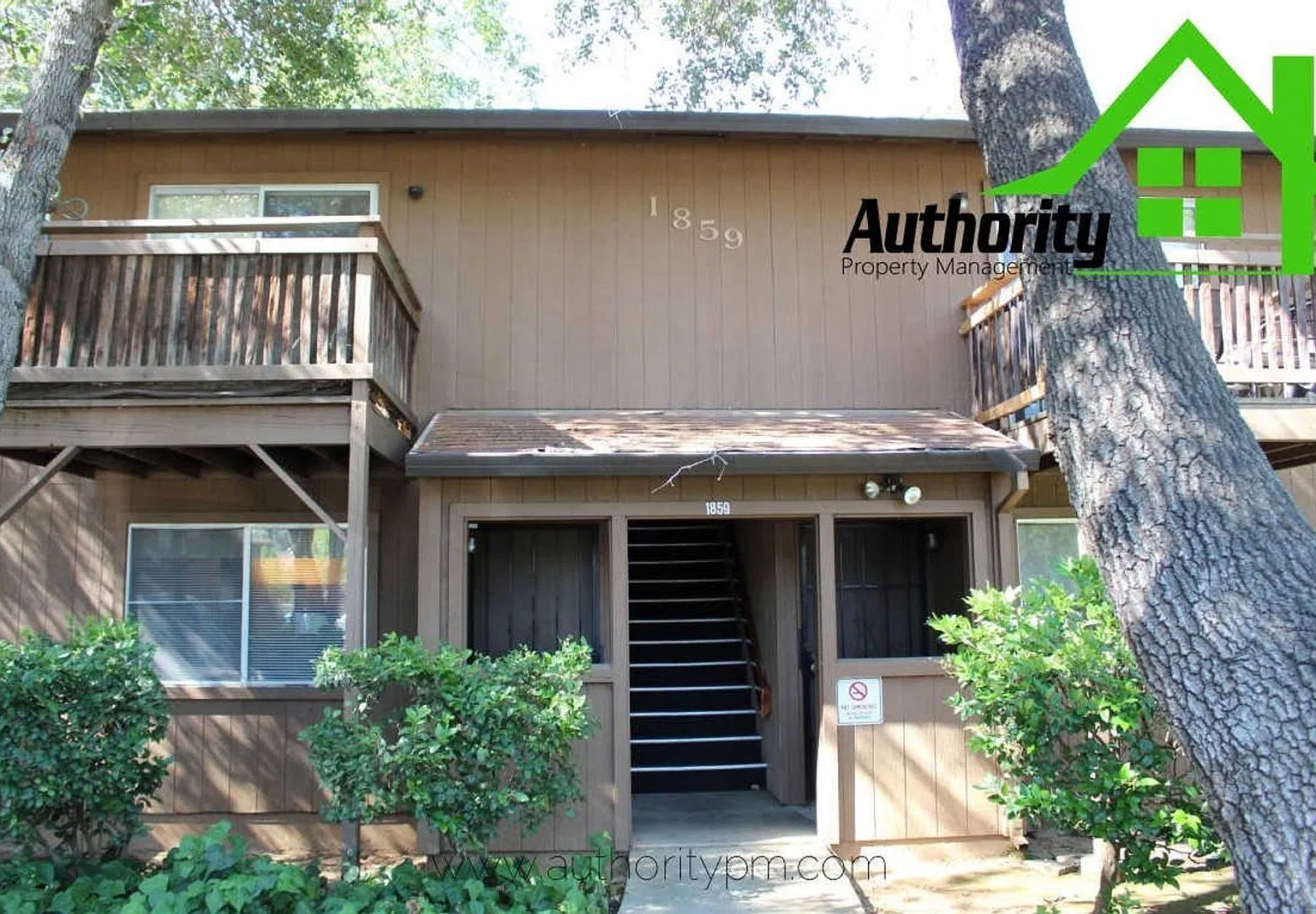 2 bed, 1.0 bath, 950 sqft, $1,195 — Photo 1