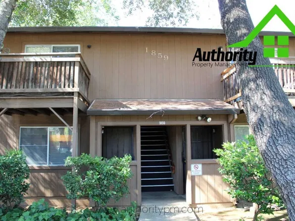 1859 Conifer Way Unit 4, Redding, CA 96002