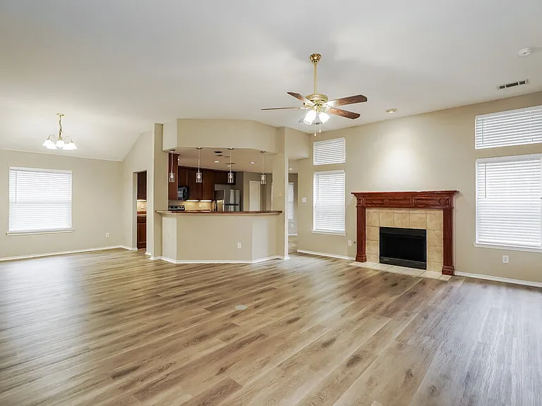 4413 Corner Brook Ln — Photo 4