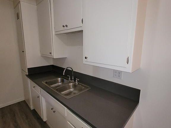 3rd image of 13834 Christine Dr