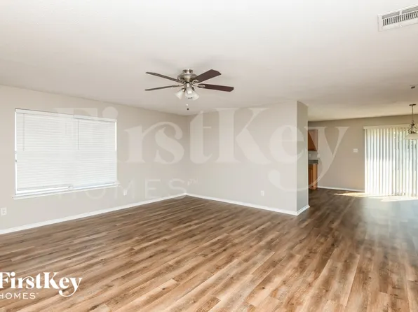 920 Dove Meadows Dr, Arlington, TX 76002