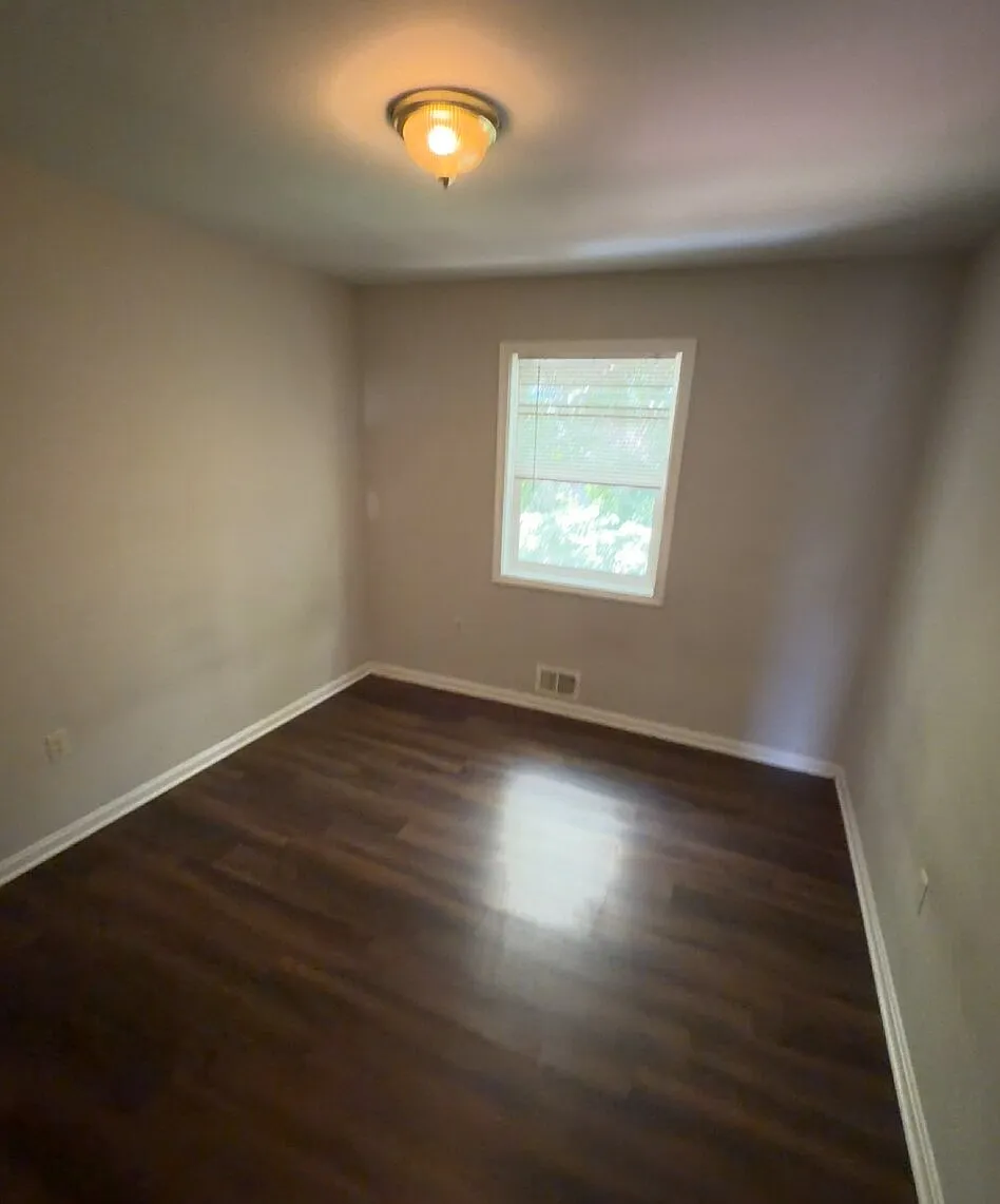 3 bed, 1320 sqft, $2,500 — Photo 2