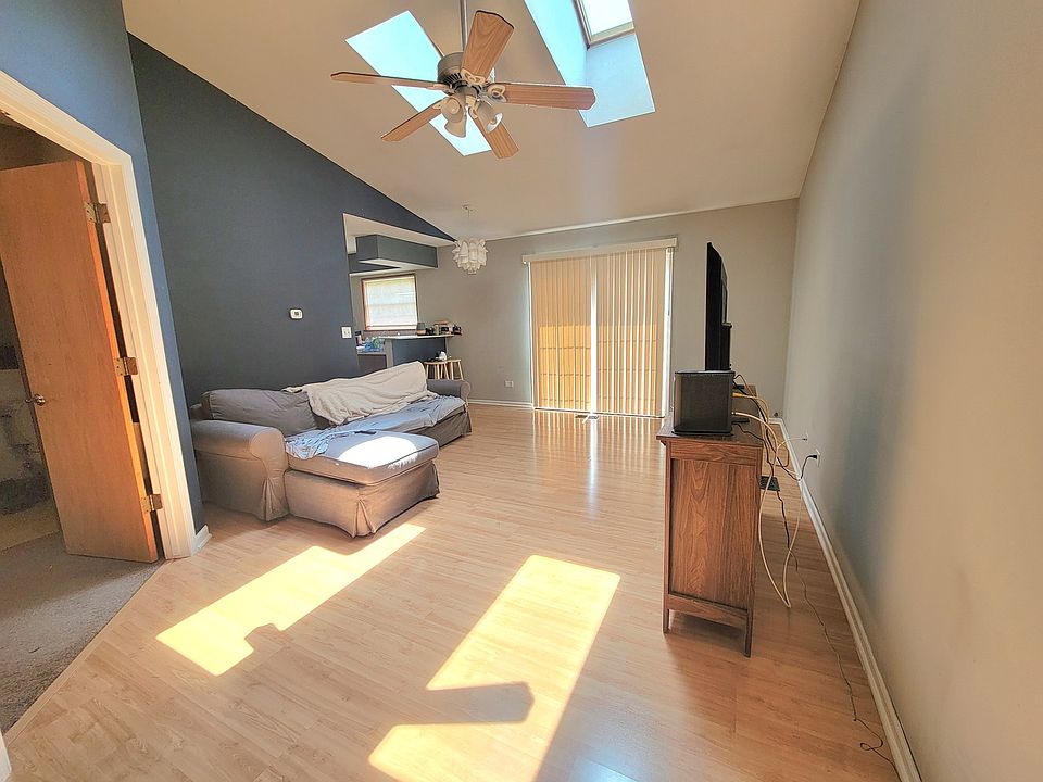 3311 Southport Dr 1, Island Lake, IL 60042 Zillow